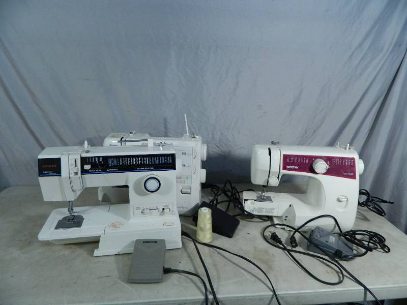lot 105 image: 3 Assorted Sewing Machines