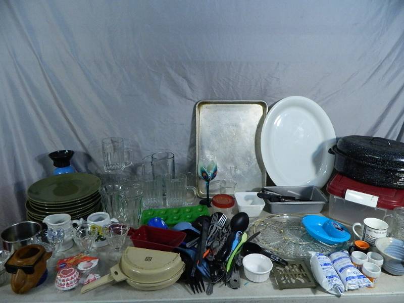 lot 113 image: Kitchen Items and More
