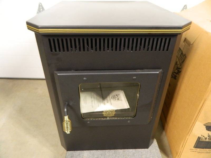 lot 1 image: New Amaizablaze Model 2100 Corn Stove 30K BTU