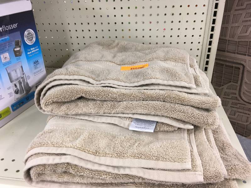 lot 311 image: 2PK Charisma Bath Towels, Retail $9.99
