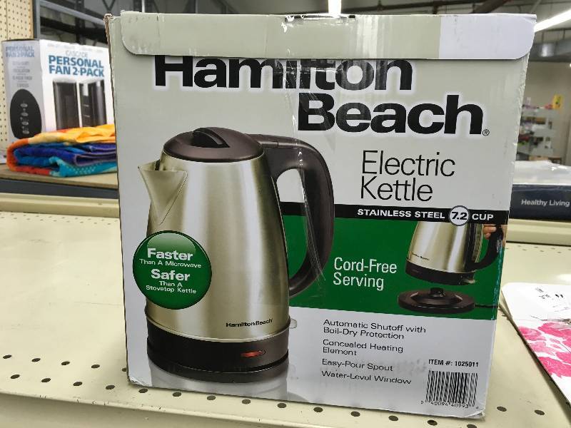 lot 323 image: Hamilton Beach Electric Kettle, Retail $19.99