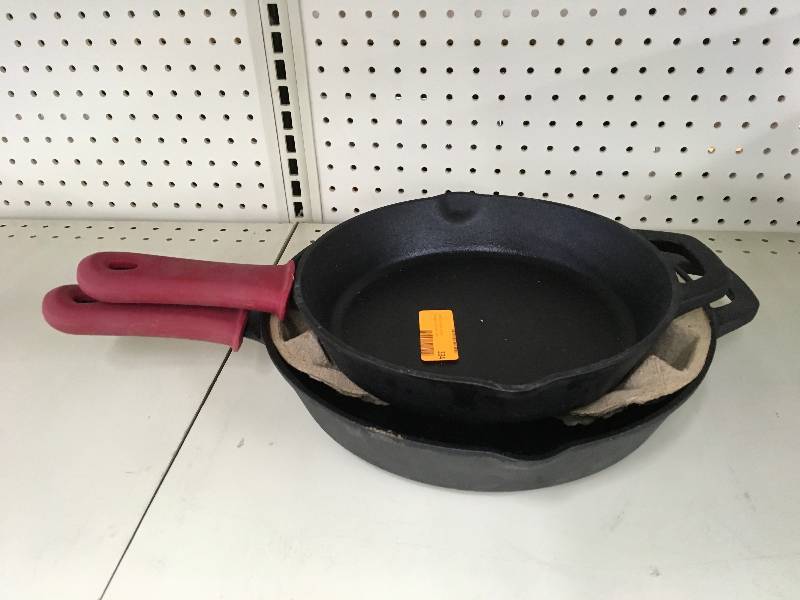 lot 334 image: Tramontina 2PC Cast Iron, Retail $29.99