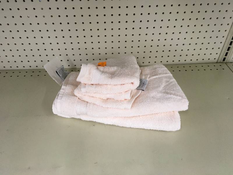 lot 365 image: 4PK Hand Towels, Retail $10.99