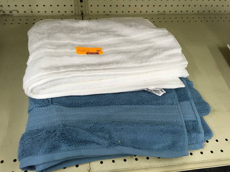 lot 392 image: 2PK Charisma Bath Towels, Retail $9.99