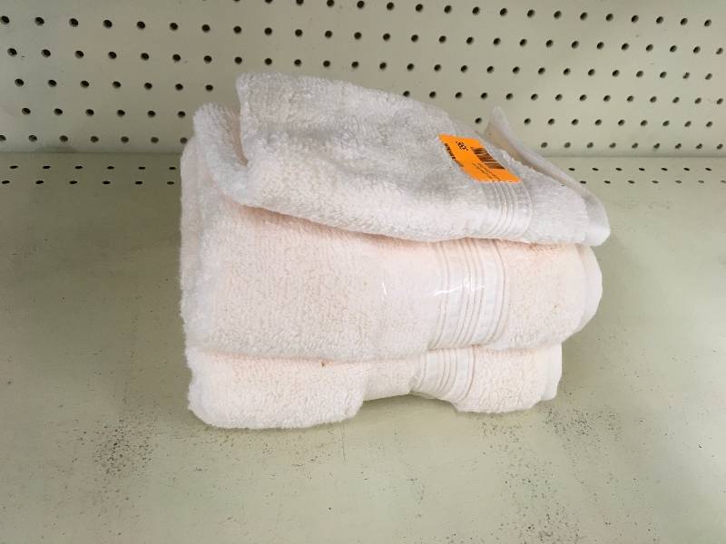 lot 396 image: 3PK Hand Towels, Retail $10.99