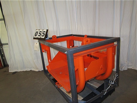 lot 55 image: Power King 3-point Dirt Scoop