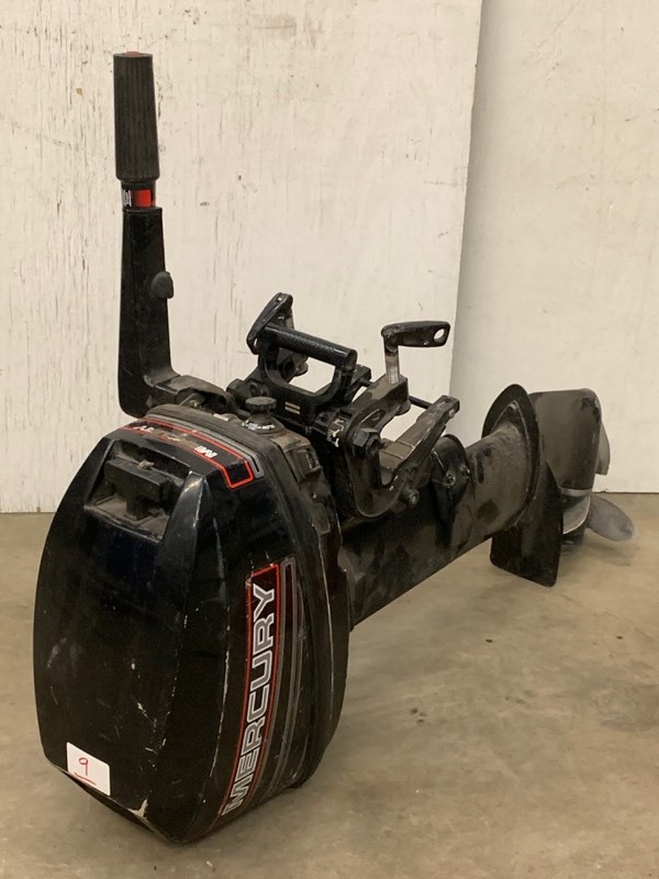lot 9 image: Mercury 9.9HP Outboard Motor