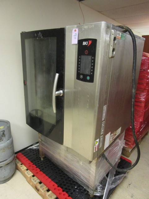 lot 911 image: COMMERCIAL BREAD OVEN