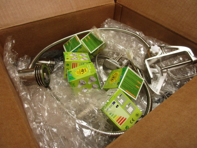 lot 920 image: STEM LIGHTS