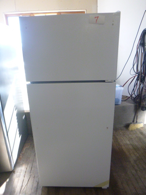NEW GE RefrigeratorFreezer (Scratch & Dent)