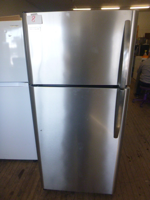 NEW Frigidaire RefrigeratorFreezer (Scratch & Dent)