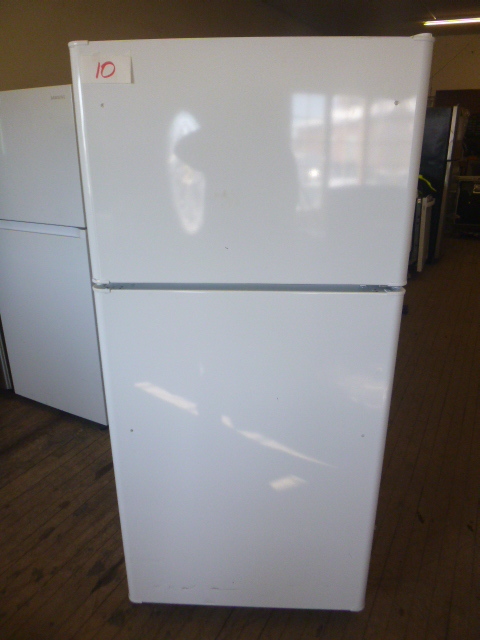 NEW GE RefrigeratorFreezer (Scratch & Dent)