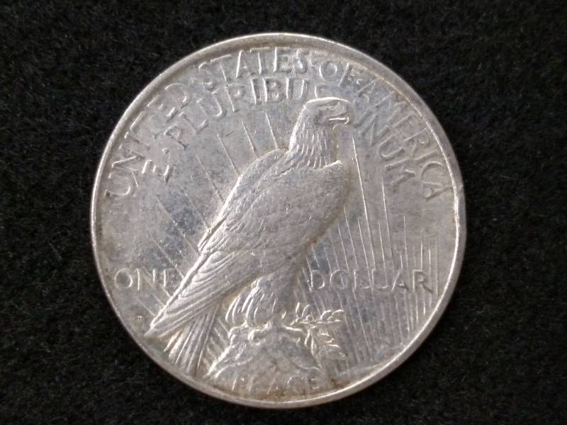1922 D Peace Silver Dollar...