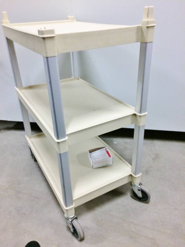 lot 8 image: Mobile 3 Tier Cart