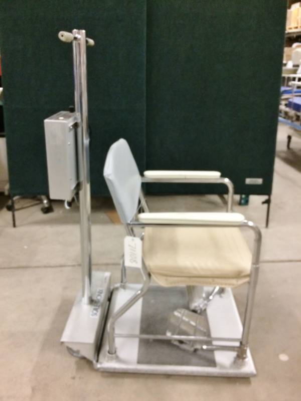 lot 16 image: Scale-Tronix Portable Digital Patient Chair Sit-Down Scale