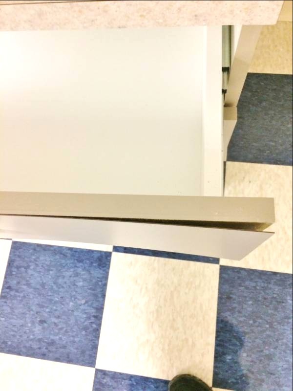 lot 6 image: Mobile Heavy Duty Large Laminate Top 1 Drawer 1 Door Cabinet - Great Condition - Drawer Front Panel Coming Loose