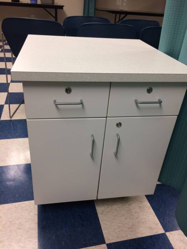 lot 4 image: Mobile Heavy Duty Large Laminate Top 2 Drawer 2 Door Cabinet - Excellent Condition - Currently Locked - No Key 