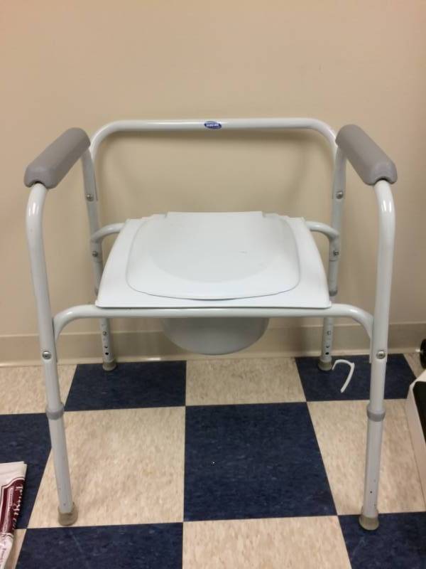lot 69 image: Portable Medical Toilet Seat - Excellent Condition