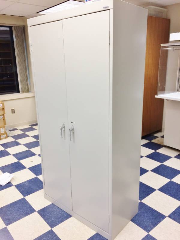 lot 25 image: Sandusky Storage Cabinet - Contents Not Included - Great Condition 36x18x72
