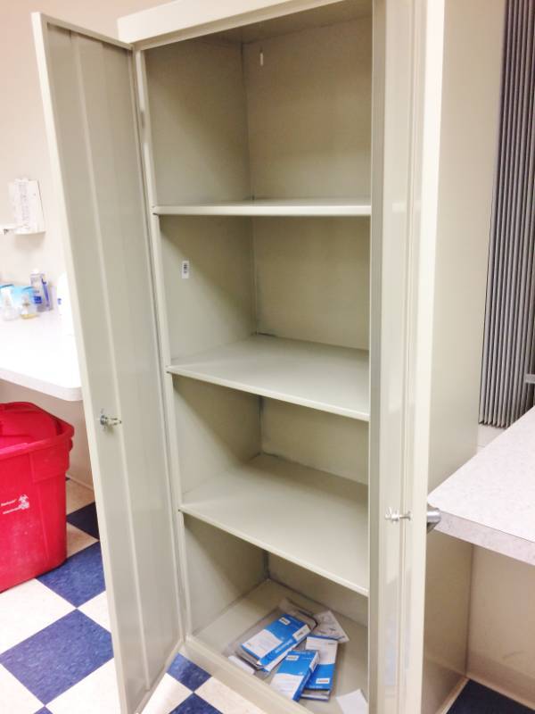 lot 26 image: Sandusky Storage Cabinet - Contents Not Included - Great Condition&nbsp30x18x72