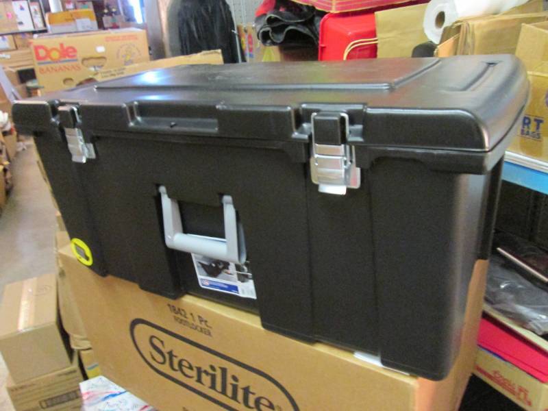 Sterilite 92 quart Footlocker Stora...