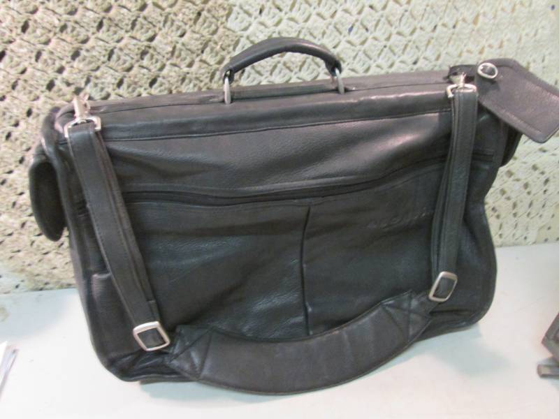 Large Canyon Outback Black Leather ...