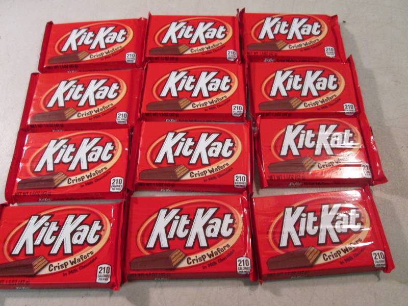 12 Kit Kat Candy Bars Best by Dec 2...