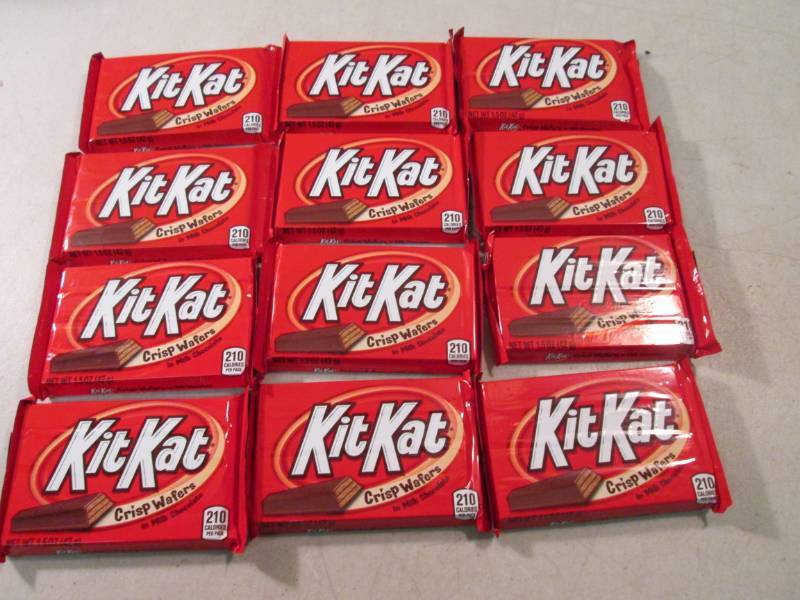 12 Kit Kat Candy Bars Best by Dec 2...
