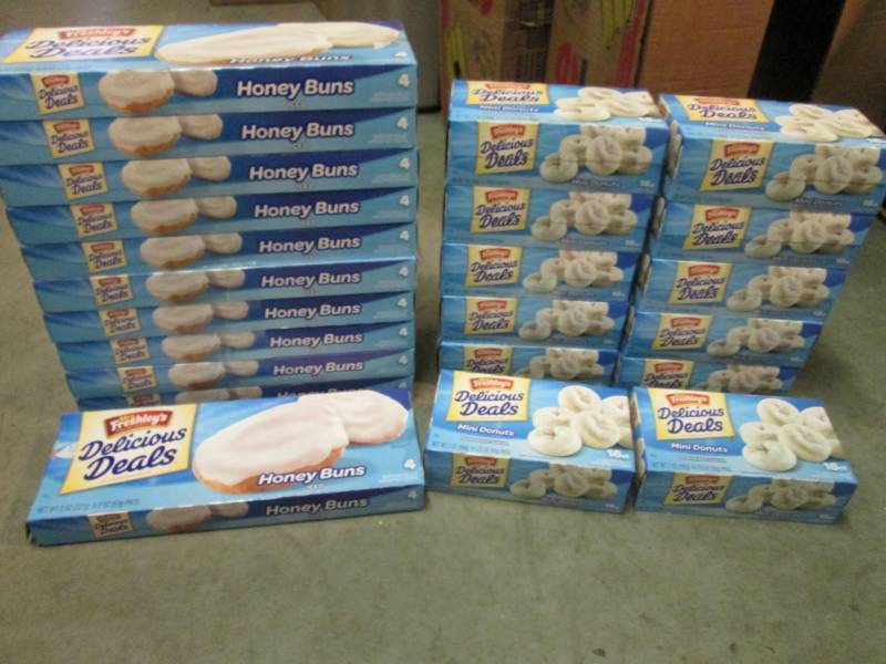 Large Lot of Powdered Mini Donuts a...