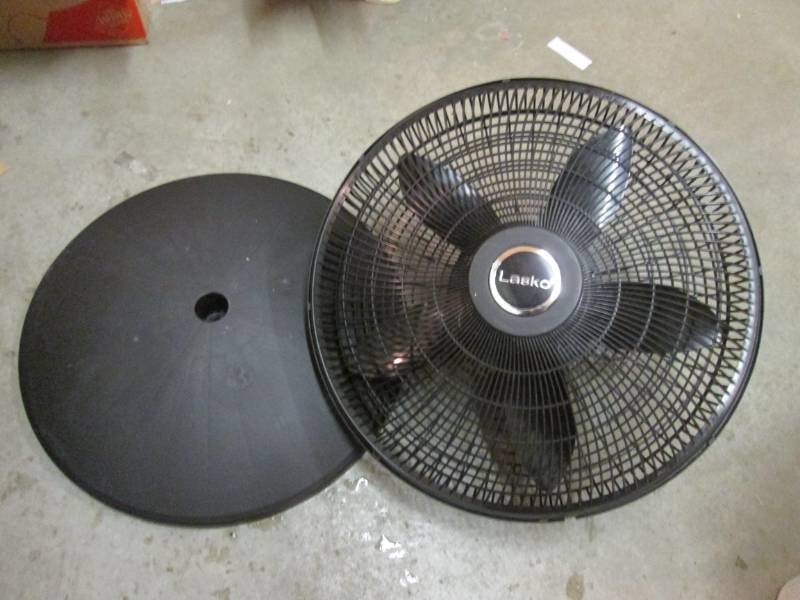 Lasko 18 Pedestal Fan Missing Pole...