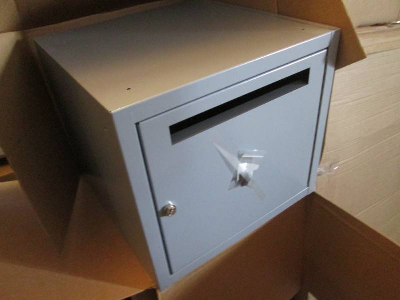 Large Metal Locking Drop Box with K...