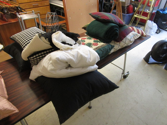 ASSORTED LINENS