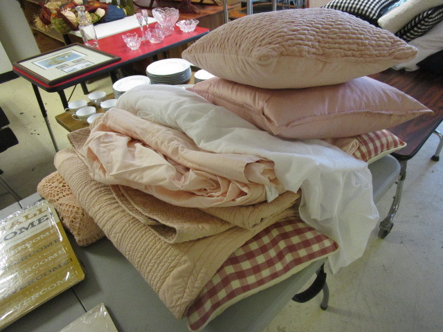 ASSORTED LINENS