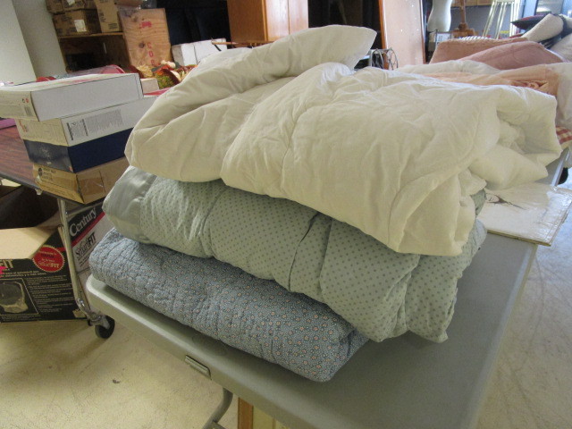ASSORTED LINENS