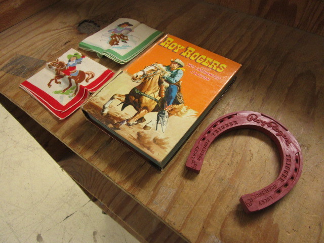 ROY ROGERS BOOK, HORSEHOE, HANDKERCHIEFS