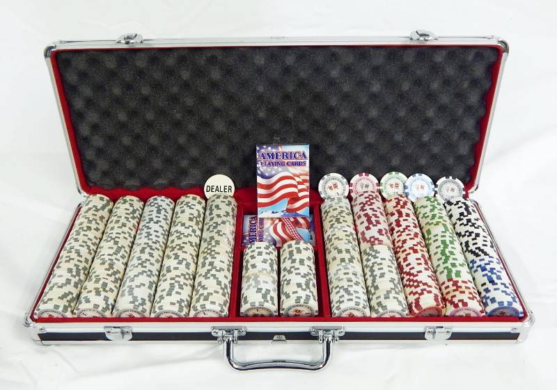 lot 61 image: 550 Chip Poker Chip Case with Playing Cards and Multi-Denomination Chips