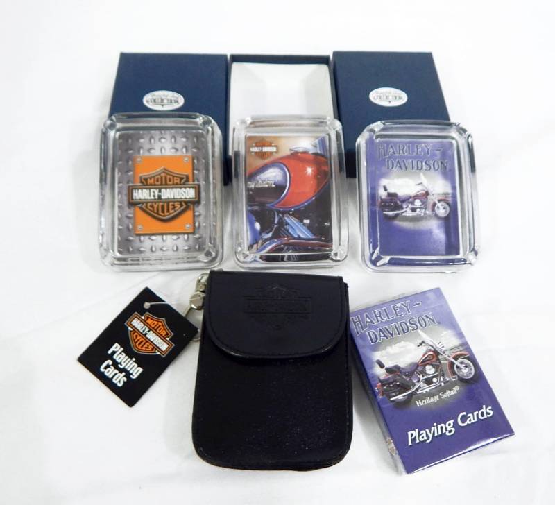 lot 72 image: Harley Davidson Ashtrays and Playing Card Case with Playing Cards Lot