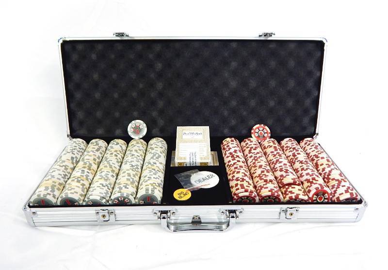 lot 90 image: 500 Chip Locking Aluminum Poker Chip Case with Playing Cards and Dealer Button