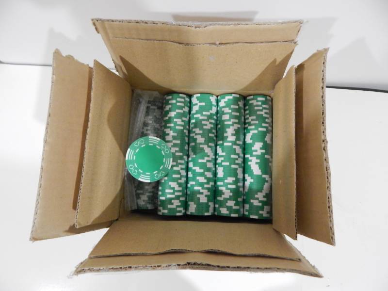 lot 121 image: Case of 1000 Green with White 11.5 Gram Clay Composite Poker Chips with Card Suits Design