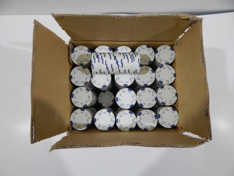 lot 137 image: Case of 1000 White with Blue 11.5 Gram Clay Composite Poker Chips with Dice Design
