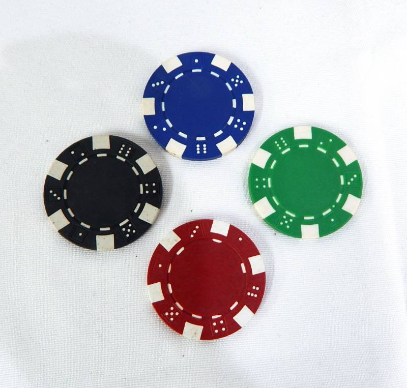 lot 149 image: 660 Chip Poker Chip Case with Playing Cards, Dice and Dealer Button