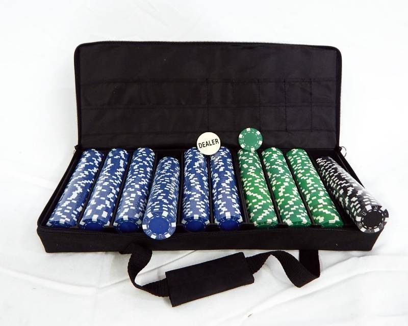 lot 38 image: 500 Chip Nylon Soft Poker Chip Case