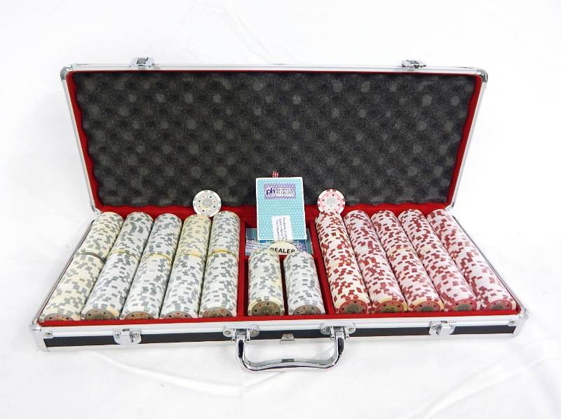 lot 39 image: 550 Chip Poker Chip Case with Playing Cards and Multi-Denomination Chips