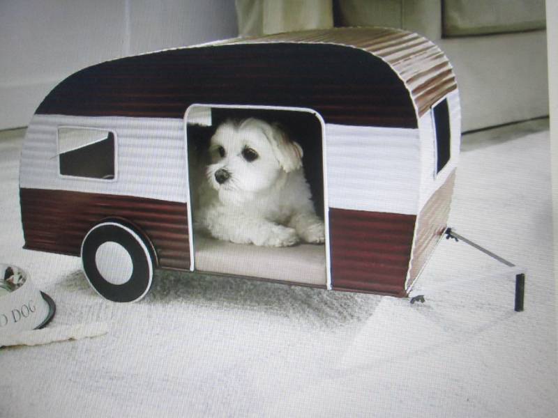 lot 11 image: Pet Bed Trailer open box Retail $99...