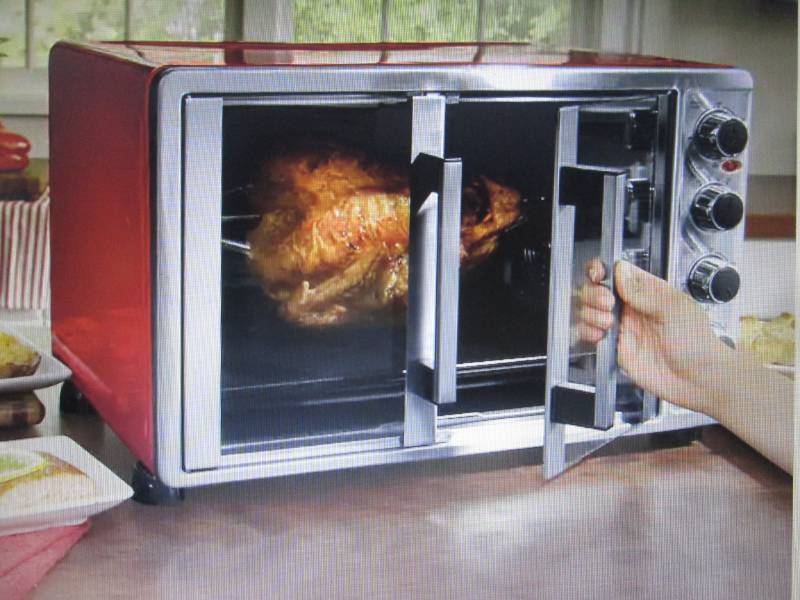 lot 15 image: Double-Door Toaster Oven with Conve...