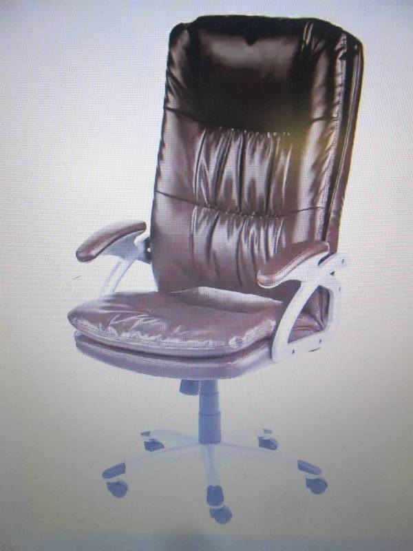 lot 19 image: Executive Office Chair open box Ret...