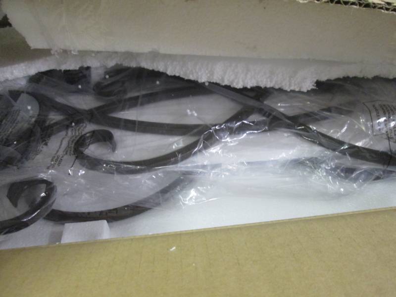 lot 21 image: Luxury Scroll Wallchiere open box R...