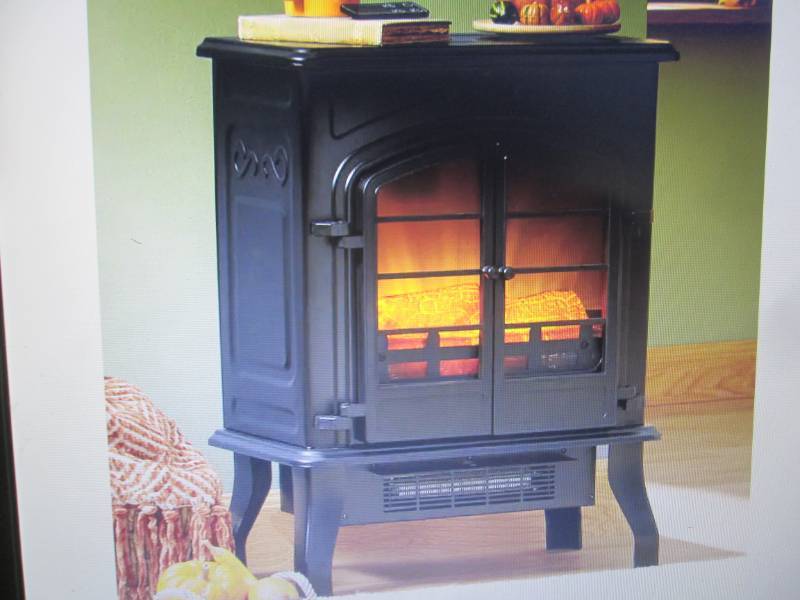 lot 117 image: Electric Stove with Remote open box...