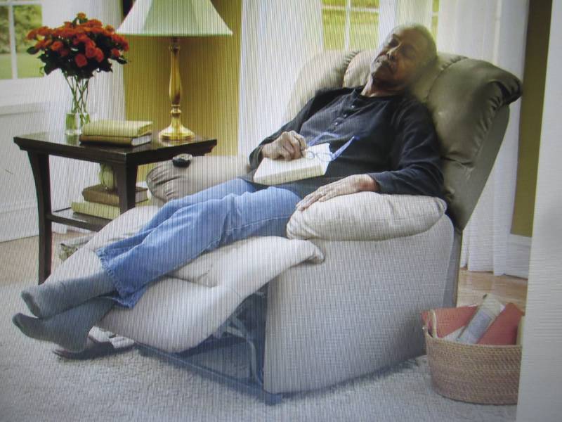 lot 138 image: Reclining Lift Chair open box Retai...