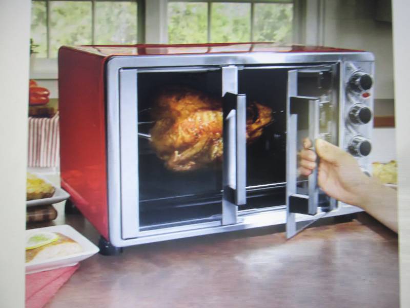 lot 140 image: Double-Door Toaster Oven with Conve...